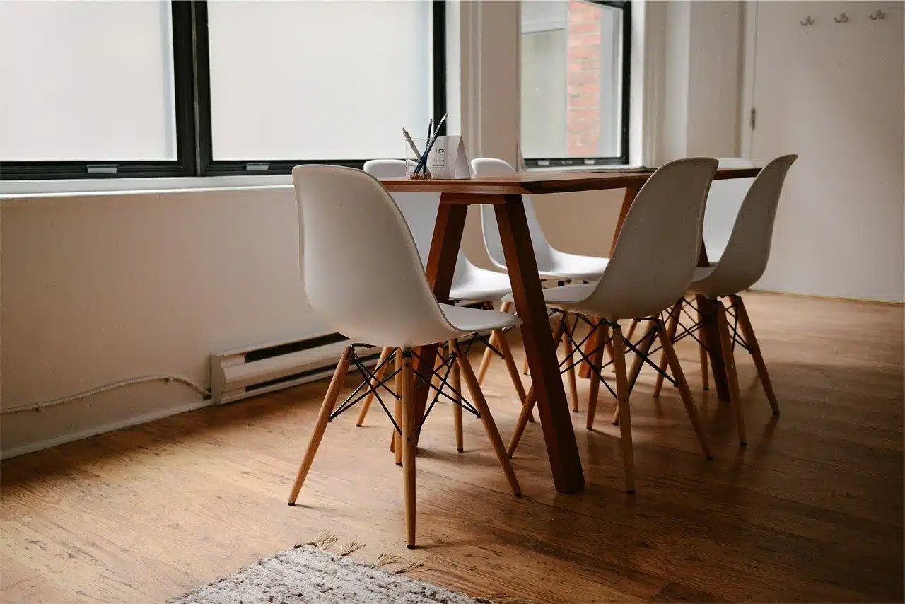 table-629772_1280.jpg